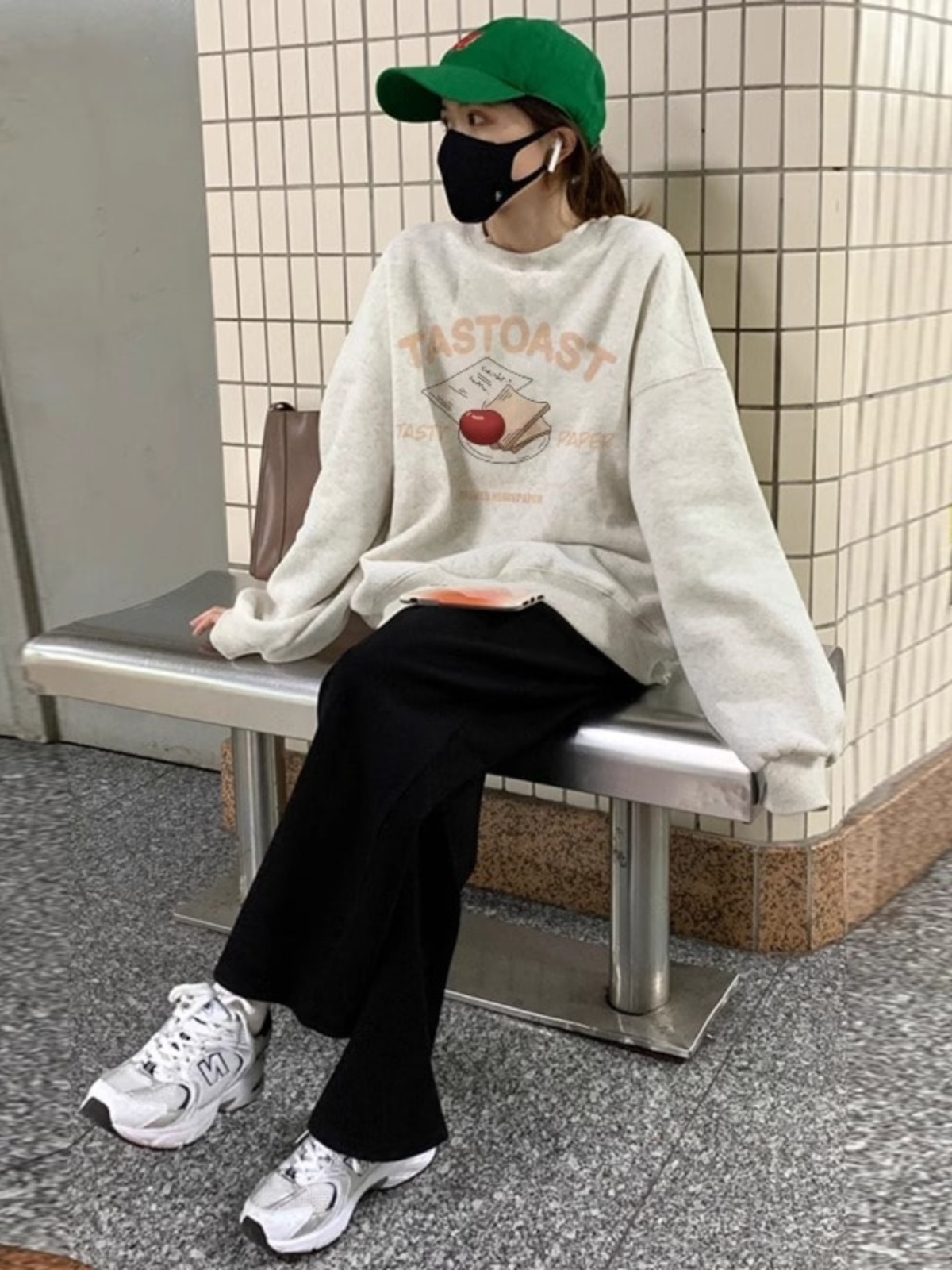 American Retro Loose Fit Long  - مراجعة Streetwear Brand Of The Year وسعره