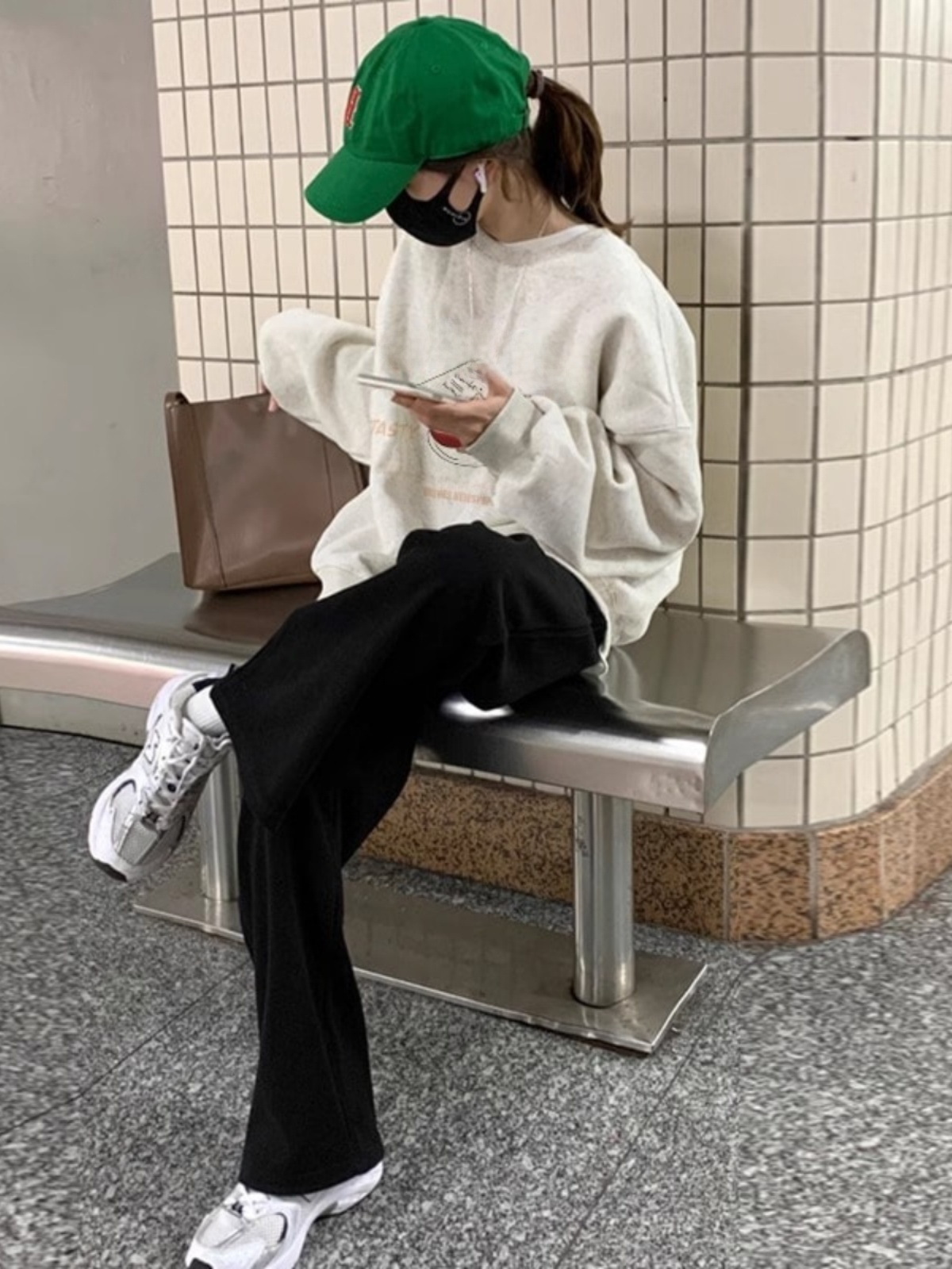 American Retro Loose Fit Long  - مراجعة Streetwear Brand Of The Year وسعره