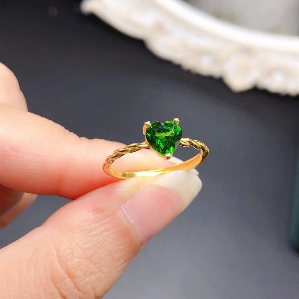 Classsic Heart Gemstone Engage - مراجعة Chrome Hearts Ring وسعره