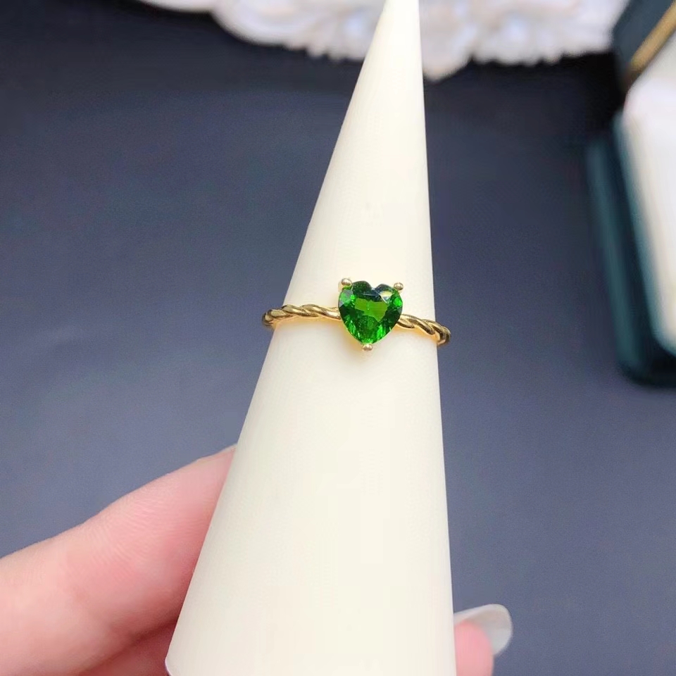 Classsic Heart Gemstone Engage - مراجعة Chrome Hearts Ring وسعره