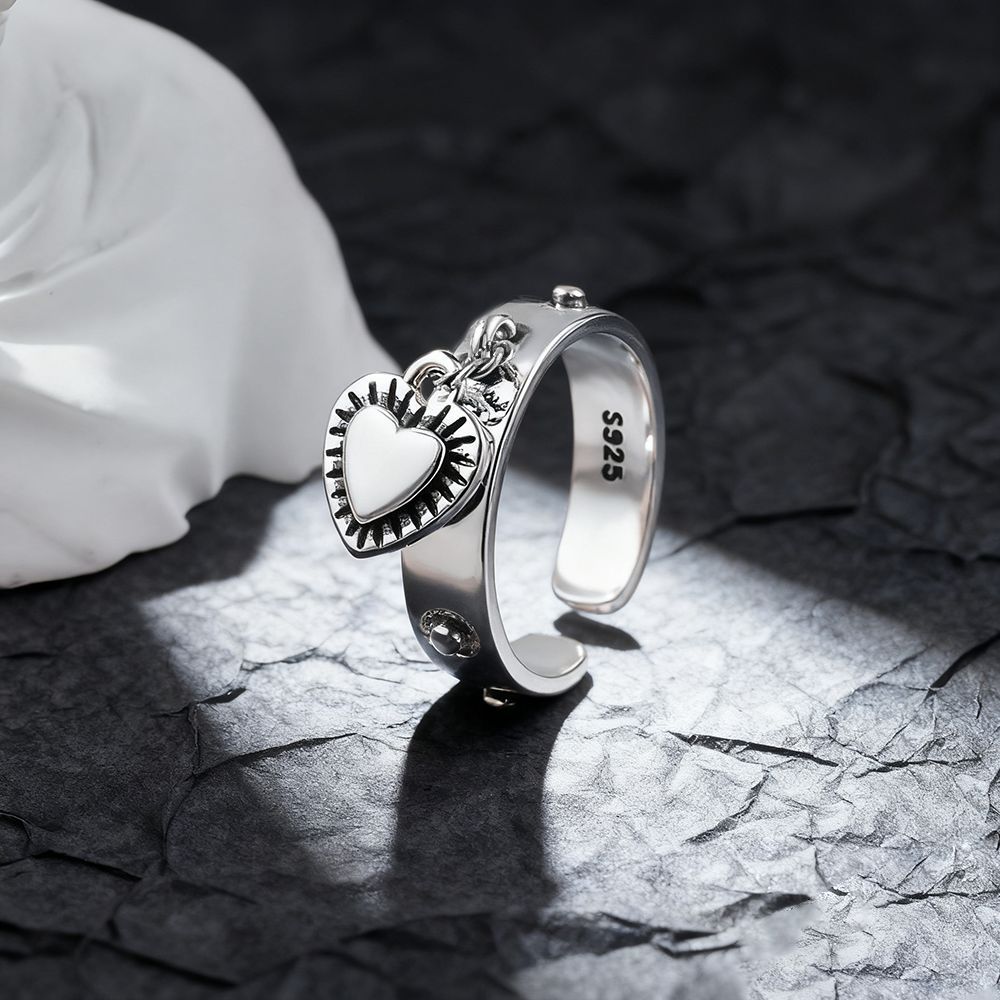 925 Sterling Silver Heart ​Adj - مراجعة Chrome Hearts Ring وسعره