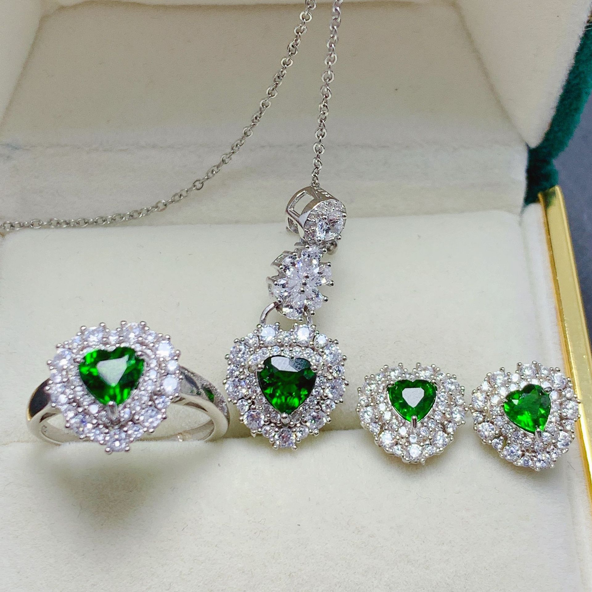 Natural Chrome Diopside Silver - مراجعة Chrome Hearts Ring وسعره